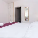 Apartamento Magdales - Two Bedroom With Balcony A1 *