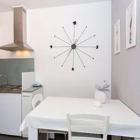 Magdales - Two Bedroom With Balcony A1 *