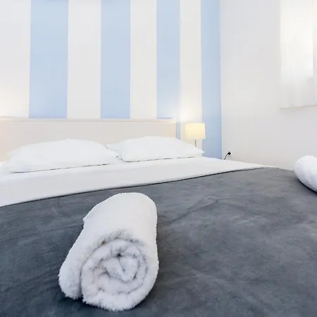 Magdales - Two Bedroom With Balcony A1 Apartment *